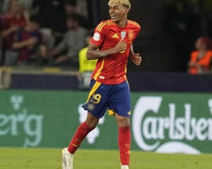 Yamal outshines Ballon d'Or contenders as Spain beats France 5-4 in Nations League semifinal